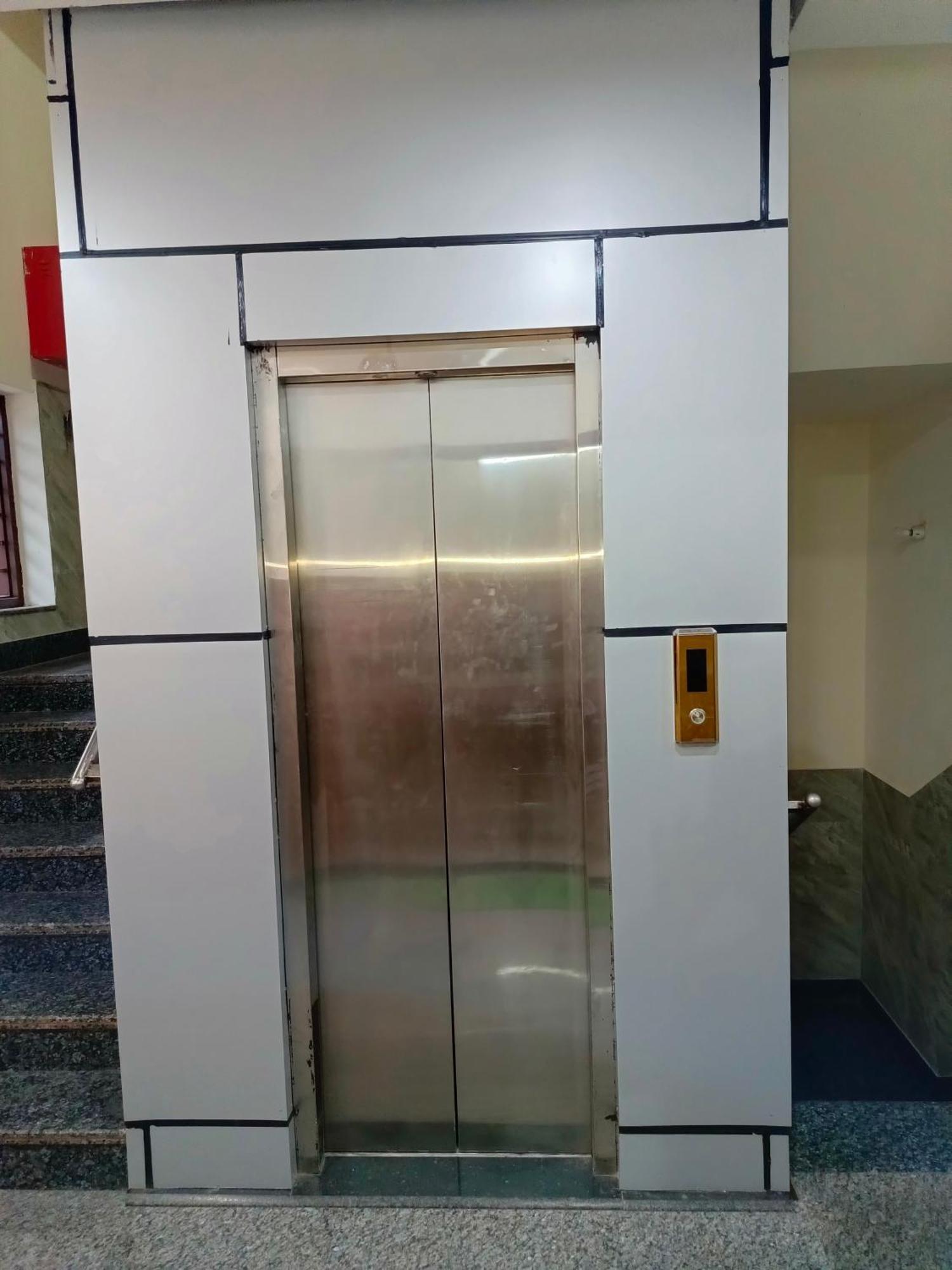Shri Girraj Residency Hotel Mathura Buitenkant foto
