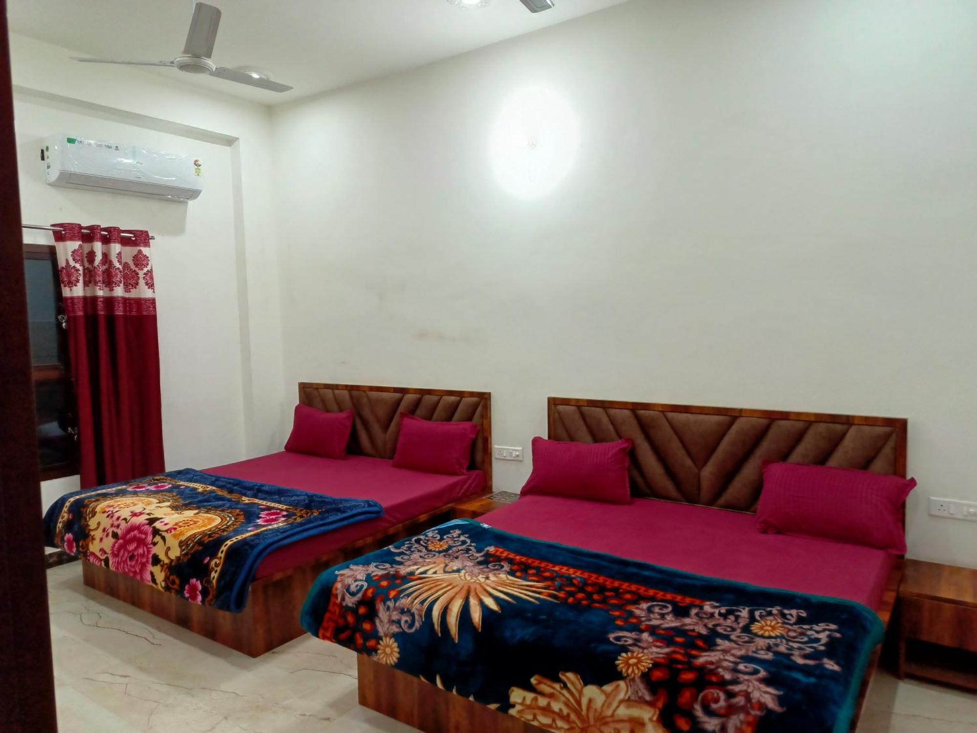 Shri Girraj Residency Hotel Mathura Buitenkant foto