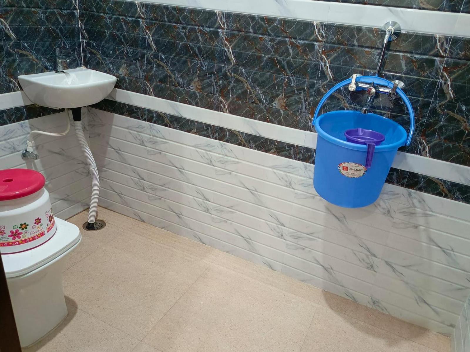 Shri Girraj Residency Hotel Mathura Buitenkant foto