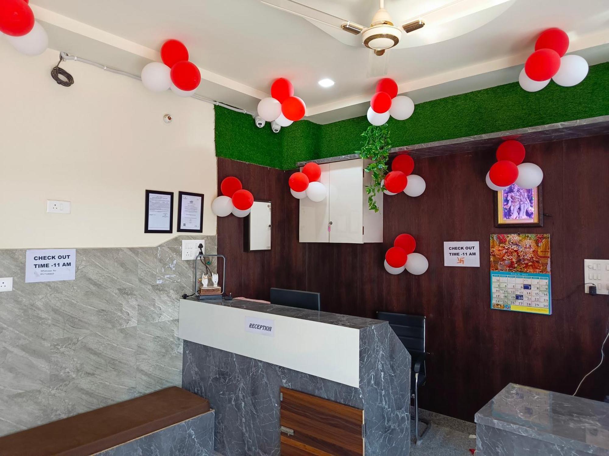 Shri Girraj Residency Hotel Mathura Buitenkant foto